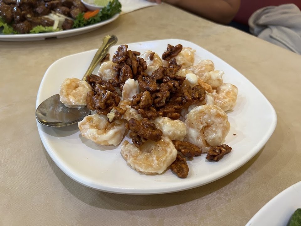 Shrimp with Walnut